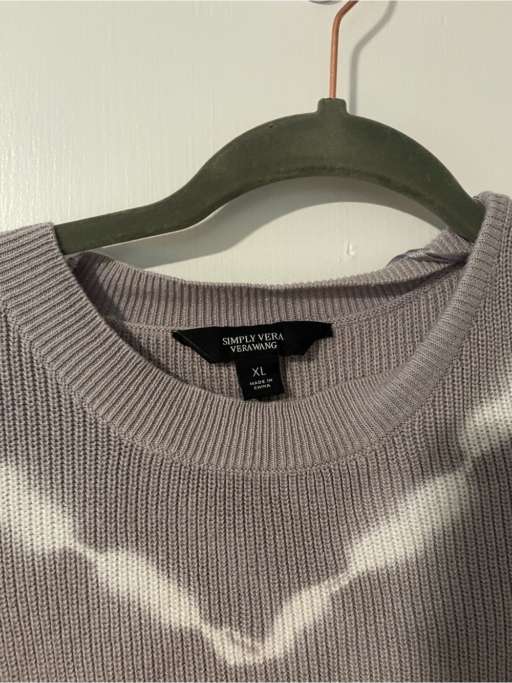 Simply Vera Vera Wang Light Gray Crewneck Sweater with White Accent